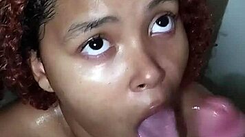 jovem casal filma porno amador em banheiro de hotel with huge cock deepthroat and creampie
