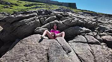 Curvy Milf Cums Ecstatically