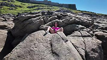 Curvy Milf Cums Ecstatically