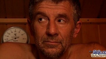 i, 18+ teen, got fuckd in sauna and gives blowjob to old cock