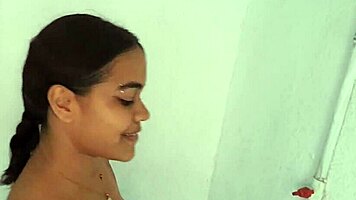 entro a la ducha para follar ese coño estrecho duro y profundo