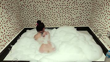 Casadinha Levando Muita Rola Grande Enquanto O Corno Trabalha?