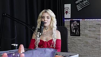 Loira Explica Como Fazer Um Bom Sexo Anal Demonstra Seu Boquete E Gemido Ao Enfiar No Cu - Kyra Sex Sheer Red