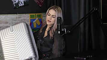 Loira Explica Como Fazer Um Bom Sexo Anal Demonstra Seu Boquete E Gemido Ao Enfiar No Cu - Kyra Sex Sheer Red