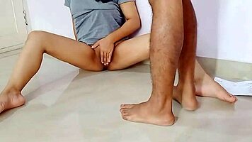 Rima Bhabhi Enjoys Hair Brush in Choot for Pleasure in XXX Bhabhi Sex