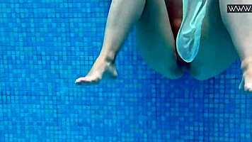 hottest underwater babe lizi vogue swims seductively