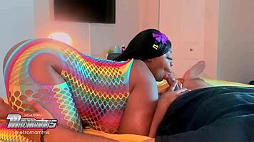 beauty gets sloppy and snatches souls with wet blowjob