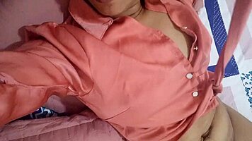 I offer my pussey for a few pesoss, young mexcian girl