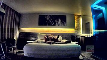 Milf desesperada su esposo no se la hab�a cogido en dos meses venganza infiel quiere que el video llegue a su marido 😈