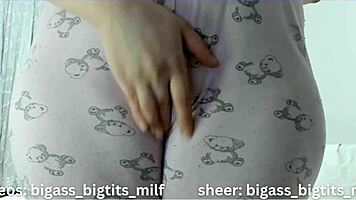 i'm lookin at the cameltoe