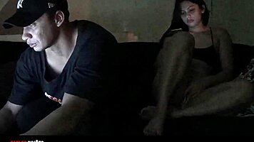 novinha gostosa sentando no pau do namorado