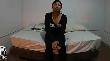 Hermosa jovencita kiomi viene por un casting porno!
