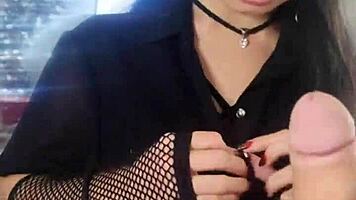 coloquei minha gatinha pra bater punheta e ganhei boquete babado com erros