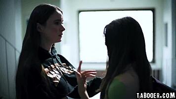 Gizelle spies on lesbian fun 😏