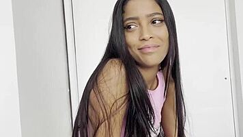 putalocura la jovencita sexy kali follándose a torbe y tragando lefa caliente