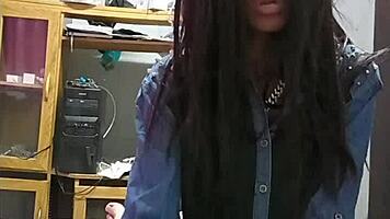 daddy porn boss gets blowjob close up by black slut 😈