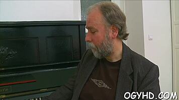 Young hottie feels pleasure licked by old man