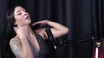 Watch The Naughty Interview With Vivan Lola And Vitoria Beatriz.