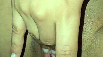 I masturbate in front of friend, she heats up.