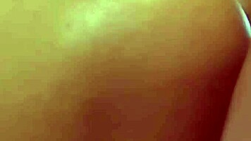 La esposa infiel es follada en la lavadora por el vecino para vengarse del marido que est� con su amante