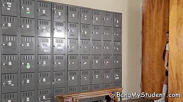 Slutty squirting cheerleader kimberly brix bangs the coach