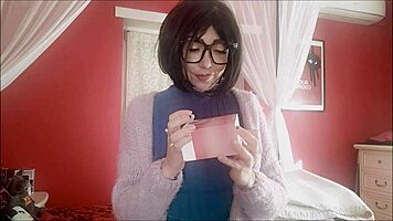 chantal squirts hard with her new toy