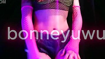 bonneyuwu shakes her sexy argentinian twerk booty 🍑🔥