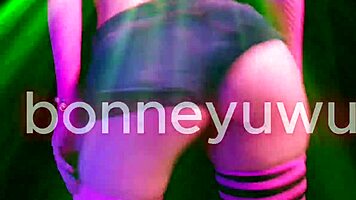 bonneyuwu shakes her sexy argentinian twerk booty 🍑🔥