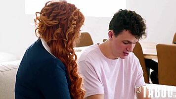 Roleplay hôtesse de l'air part en vrille avec mec horny