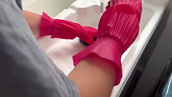 two latinas trib wet pussies silently in kitchen