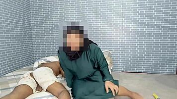 muslim maid distracted by landlord's massive surprise