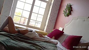 Blonde Berylq strips christmas vibe teasingly