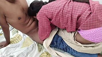 देसी स्कूलगर्ल 18+ बॉयफ्रेंड संग गाँव के छुपे स्पॉट पर चुदाई
