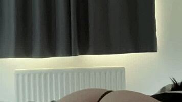 i'm so horny playing with this dildo, watch me squirt!