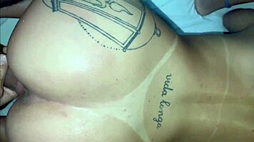 chamei minha amiga pra foder e ele comeu nossas bucetas guloso