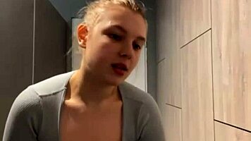 bbw gym slut fingers pussy before extreme anal pounding