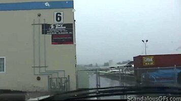 Teen babe fingers her wet pussy in the car 🚗💦