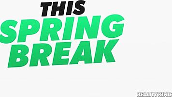 Beach cool-off leads Alicia Williams and Dani Blu to lesbian scissoring home