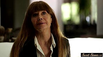 beauty craves sucking that massive throbbing cock!