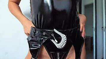 Twerk Oiled Latex Ass Bounces Face-Fucks Better Than Girlfriend Creampie!