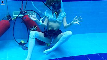 Sexy latina ashlee rose teases underwater pool tits