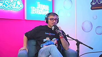 Lina Henão squirt comme une folle en baisant un inconnu jusqu'à l'orgasme massif