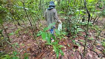 Thai village amateurs sneak passionate outdoor forest sex in crisp 4K