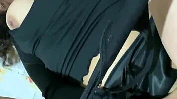 Intimate scandal video of sexy Argentinian model's big tits and ass!