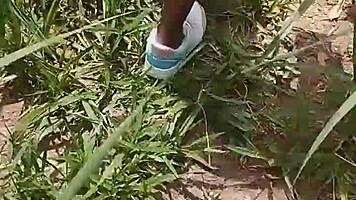 Deixei ele gozar dentro em público por dinheiro na rua selvagem!