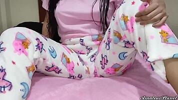 Tricked innocent babe in session for steamy body massages