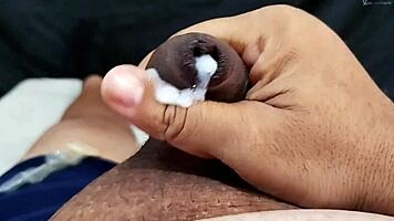 gf toys her pussy with my gift till she squirts 💦😍