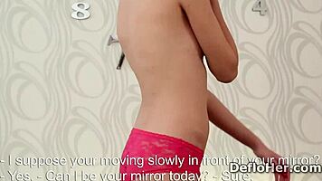 audrey white fingers shaved pussy close-up 😏💦