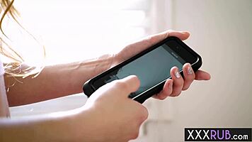 Samantha Hayes tempts Mindi Mink's curves post-massage