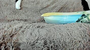 Perfect body babe poses big tits on webcam in solo tease show